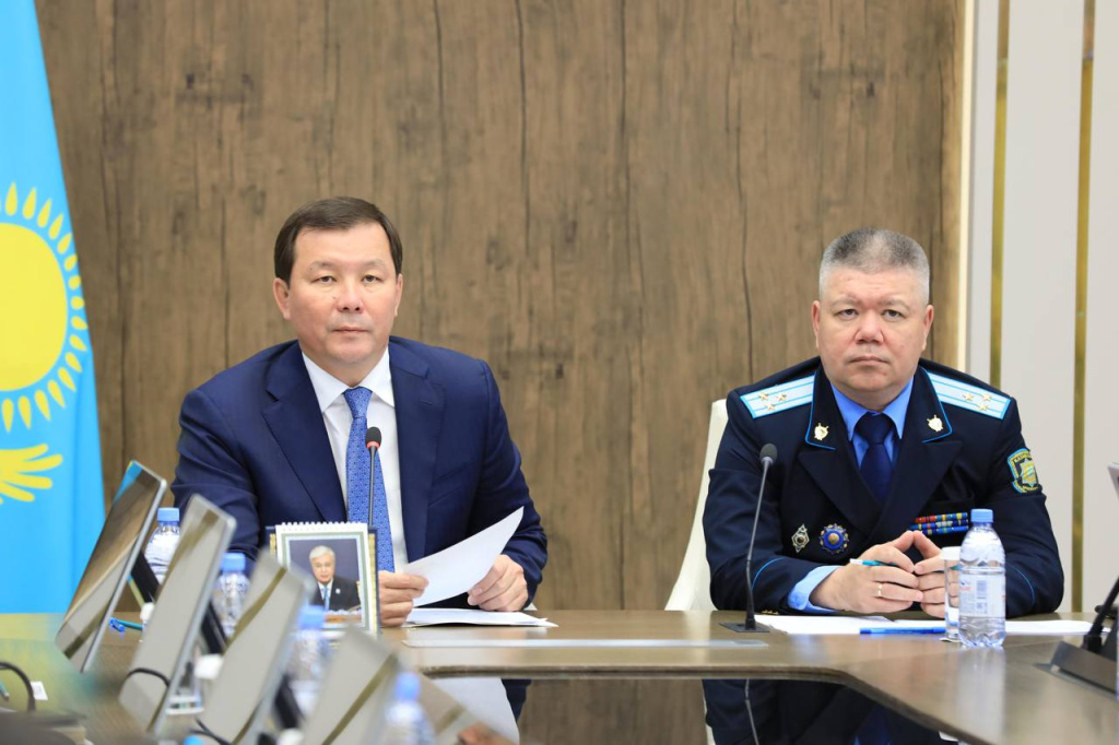 аким и прокурор.jpg