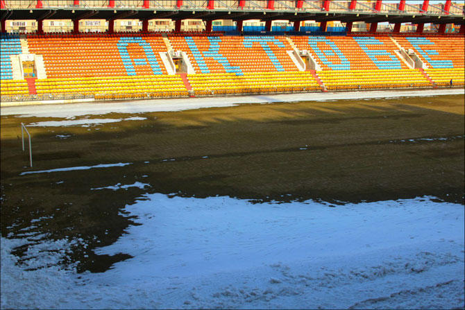 В Актобе готовят стадион к новому сезону