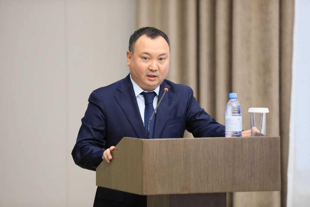 кор асылбек.jpg