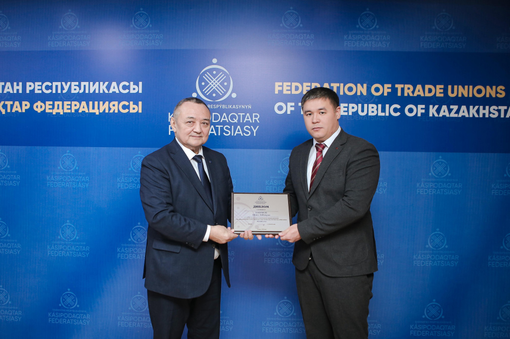 айдос хакимов, азхс.jpg