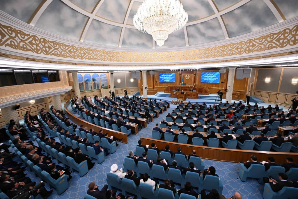 парламент1.jpg