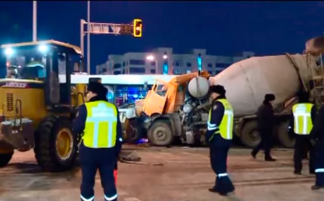 В Астане водитель бетономешалки, совершивший ДТП, помещён в изолятор временного содержания