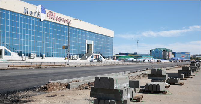 Ремонт дороги по проспекту Молдагуловой в самом разгаре, а возле рынка «Шыгыс» почти завершён Ремонт дороги по проспекту Молдагуловой в самом разгаре, а возле рынка «Шыгыс» почти завершён