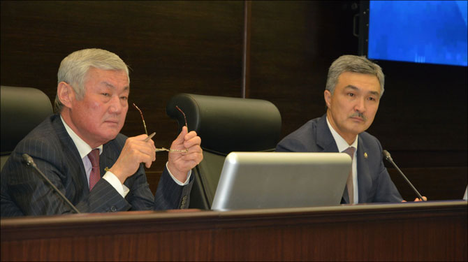 Бердыбек Сапарбаев пригрозил начальнице областного управления образования увольнением