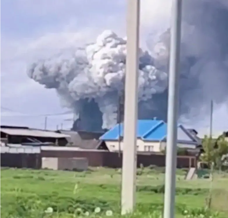 Последствия атаки беспилотников на воинскую часть в Иркутской области..png Последствия атаки беспилотников на воинскую часть в Иркутской области..png