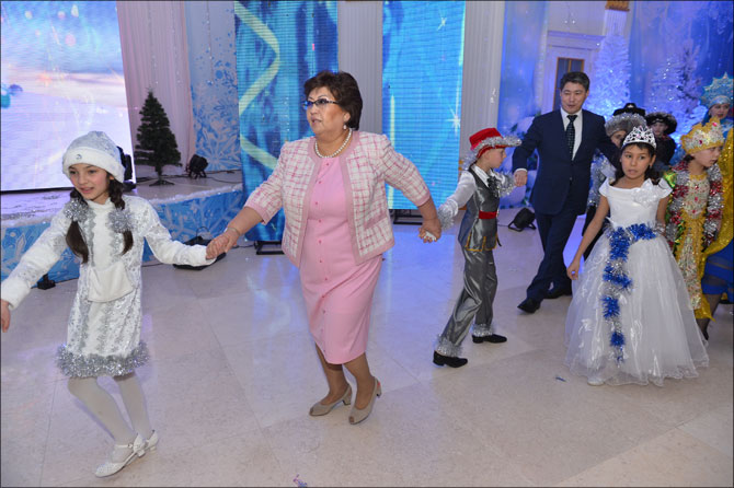 В Актобе прошла новогодняя Президентская ёлка